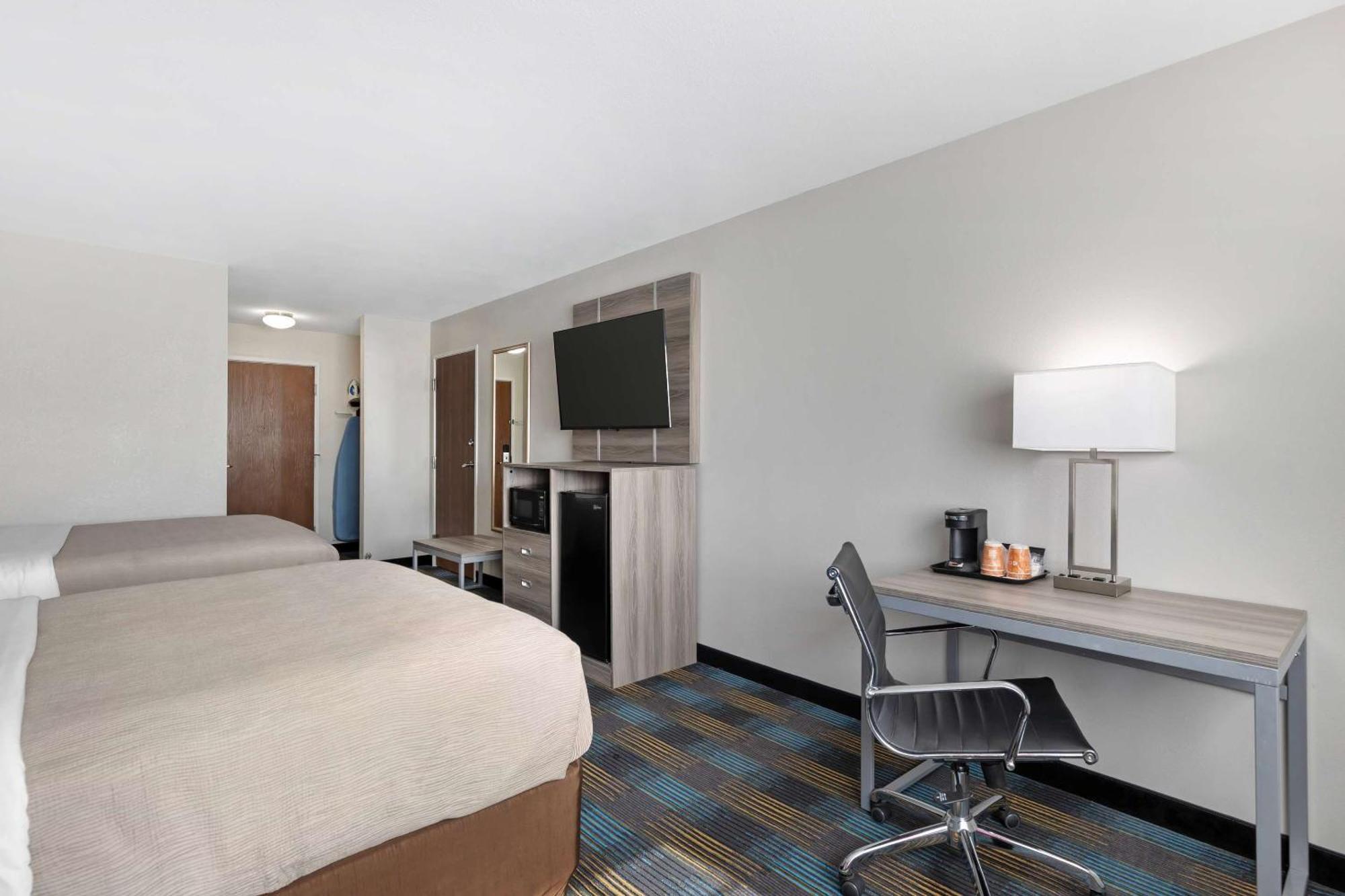 Quality Inn & Suites Fort Madison Near Hwy 61 Eksteriør bilde