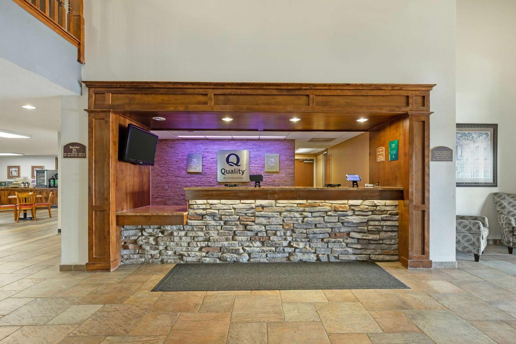 Quality Inn & Suites Fort Madison Near Hwy 61 Eksteriør bilde